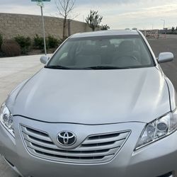 2007 Toyota Camry LE  4dr Sedan 4Cylinder Engine 