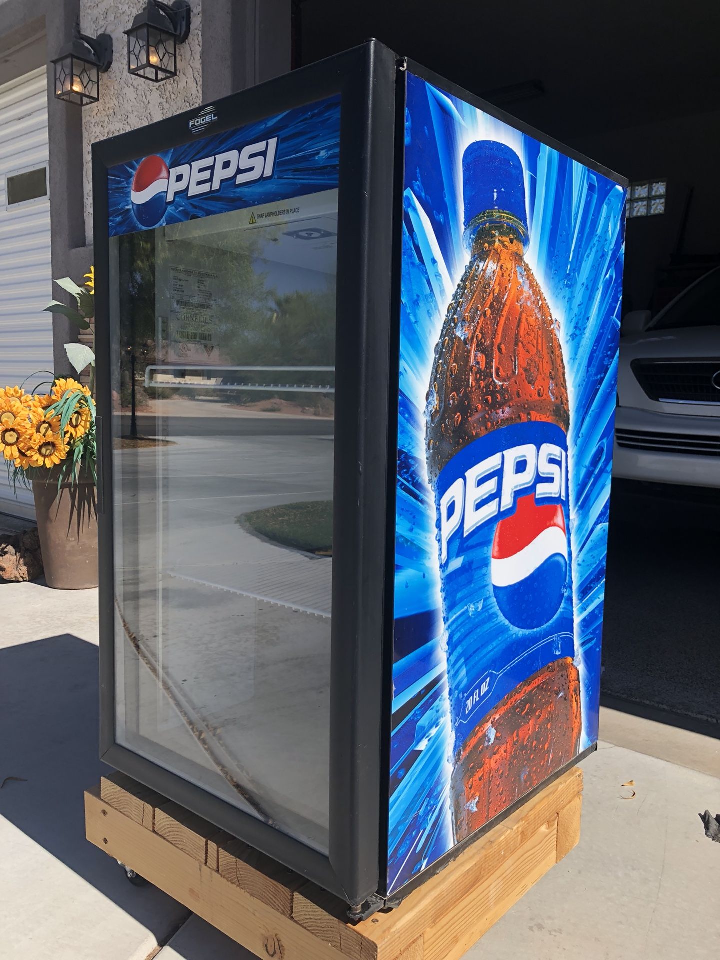 Pepsi mini fridge. (Working)