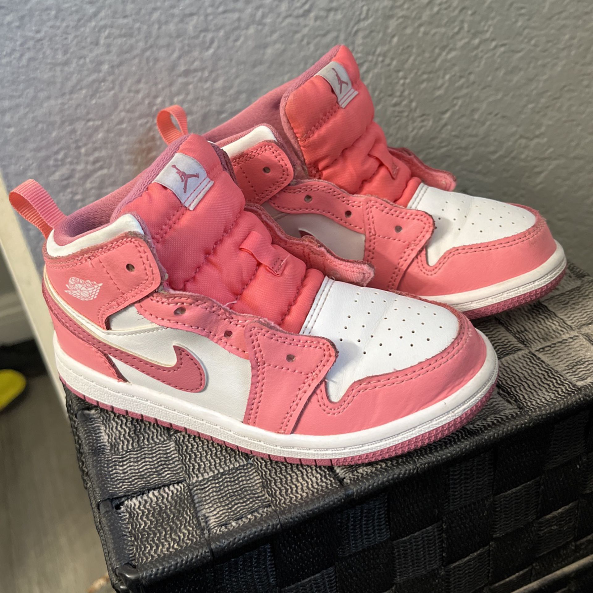 Kids Pink Jordan 10c