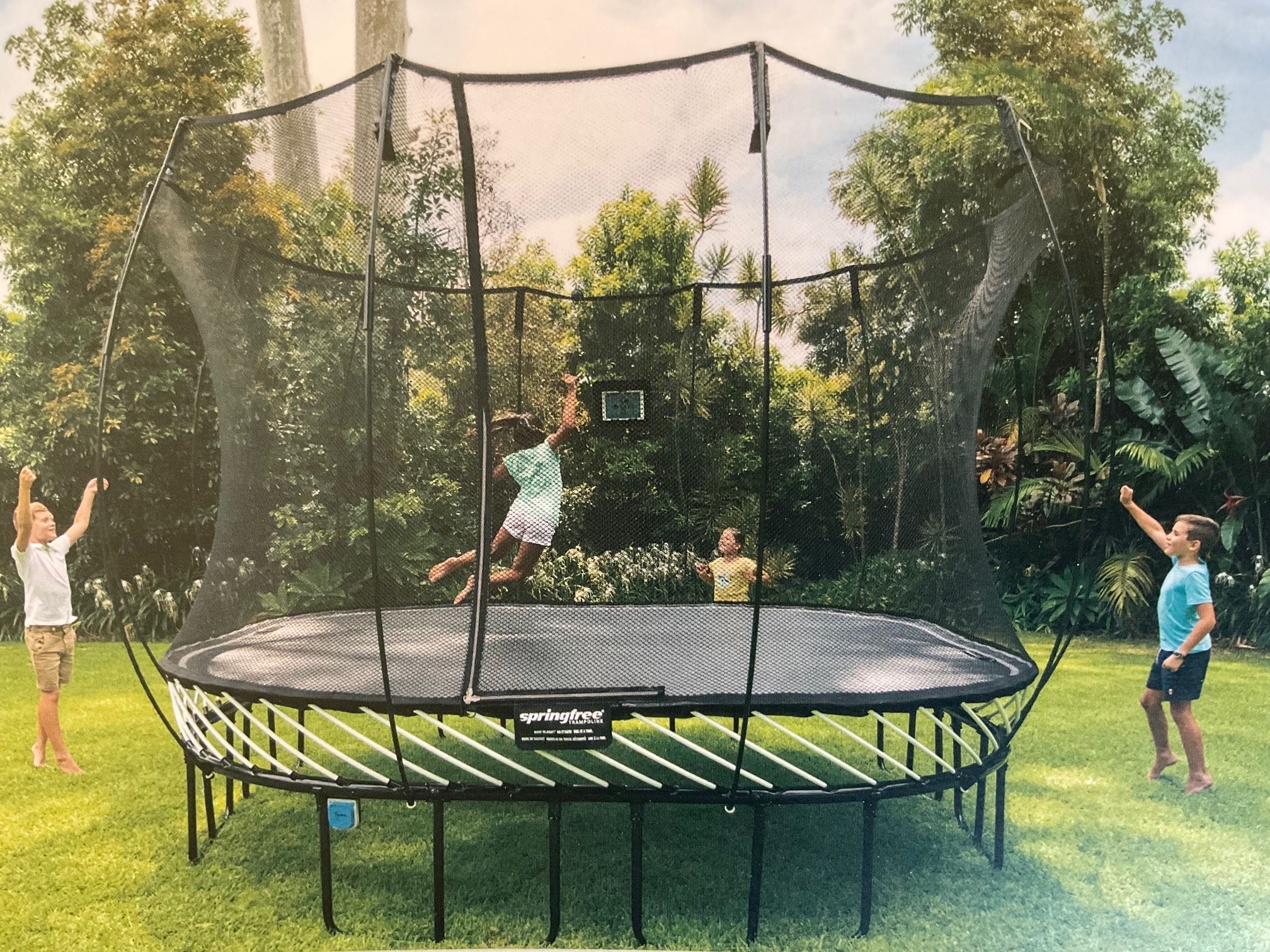 Best Trampoline You Can Buy - Springfree S155 Jumbo Square Trampoline (2020 Model)