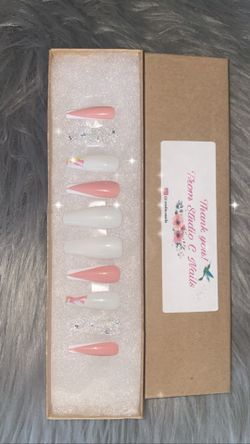 Press on nails