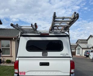 ARE Camper shell Toyota tacoma