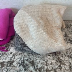 Shawl/scarf 