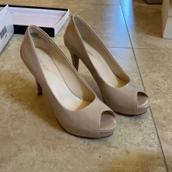 Beige heels