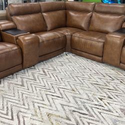 Zeppelin 7 Piece Leather Sectional 