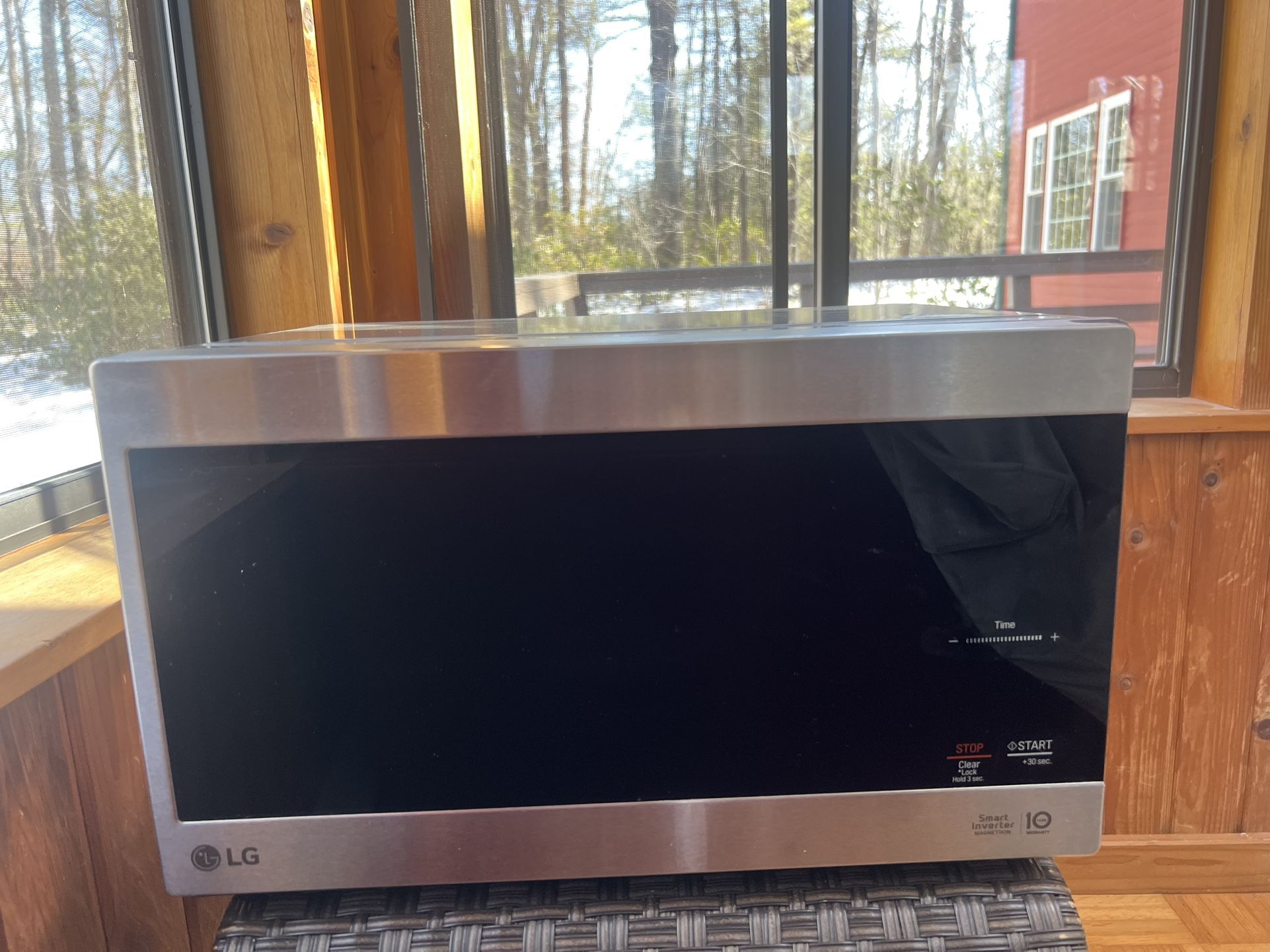 1000’Watt Smart Inverter Countertop Microwave