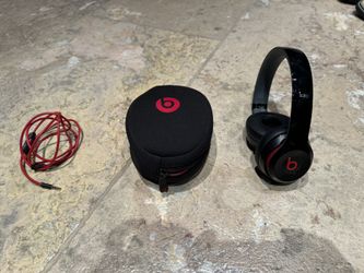 Beats Solo Bluetooth/wired Headphones Asking $150 or Best Offer