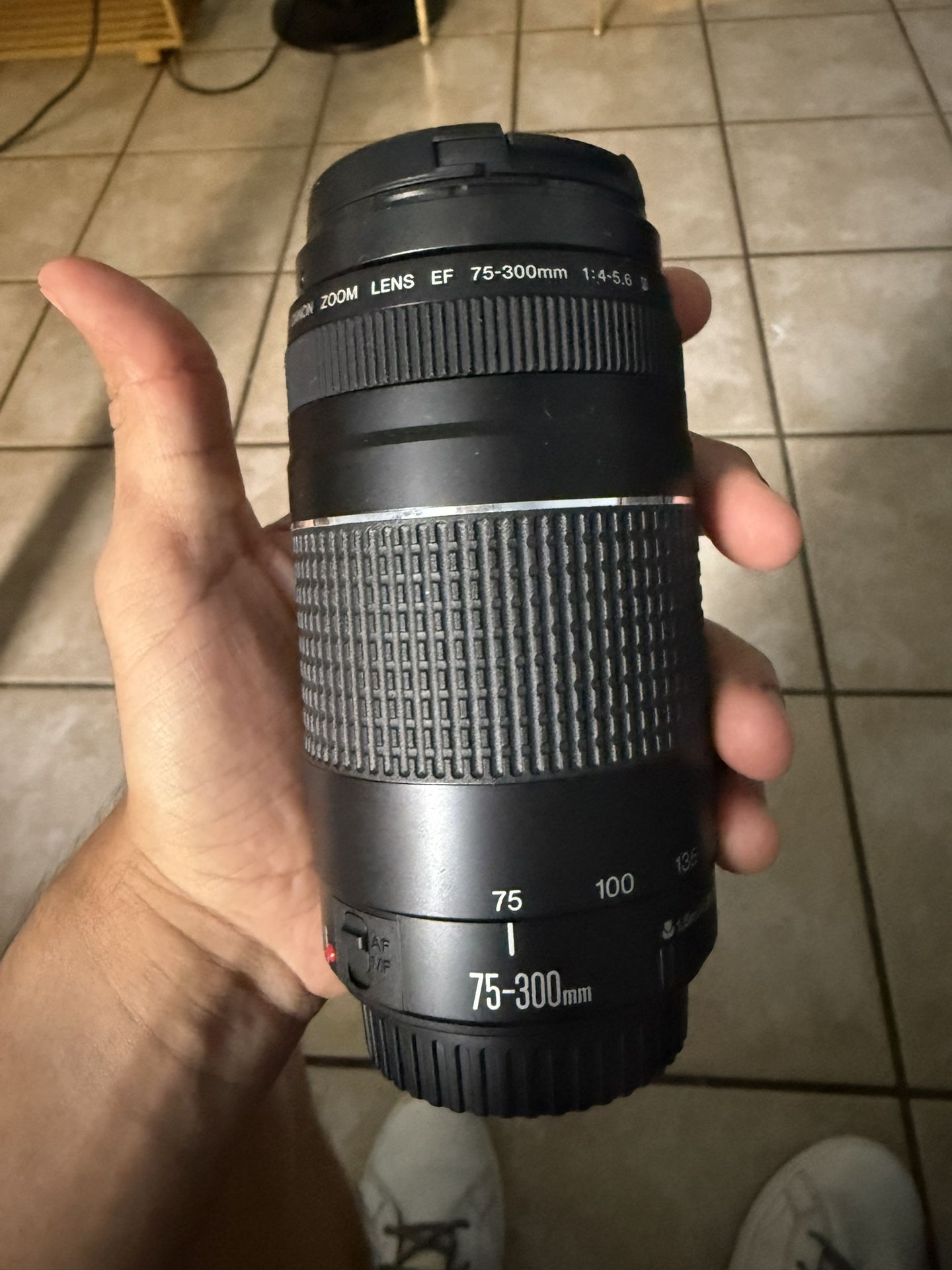 Canon EF 75-300 F/4-5.6 lll