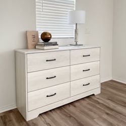 Dresser Brand New In Box 