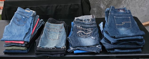 Womens jeans $2 each or bundle of 25 for $40