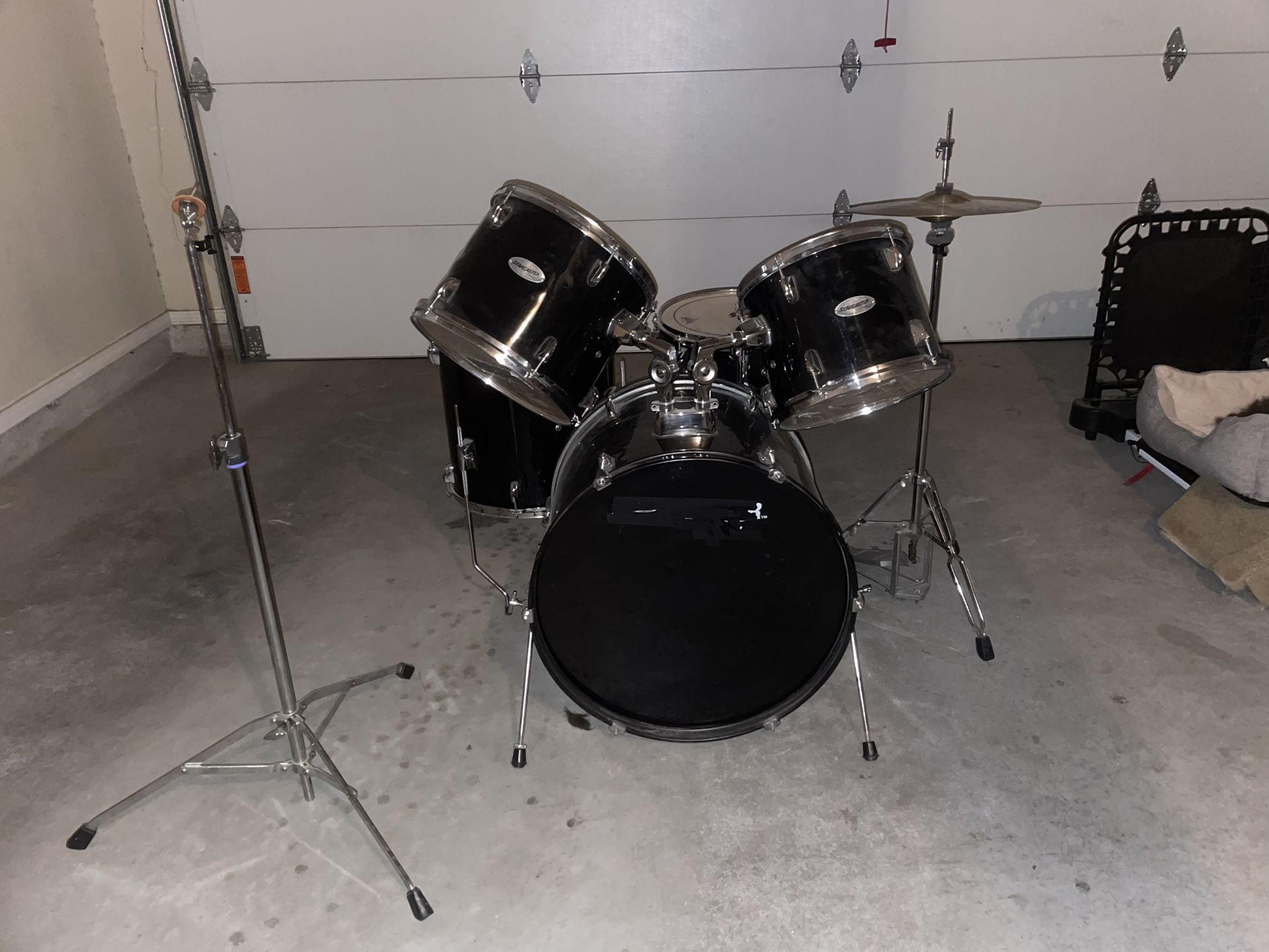 Fender Starcaster Drum Set