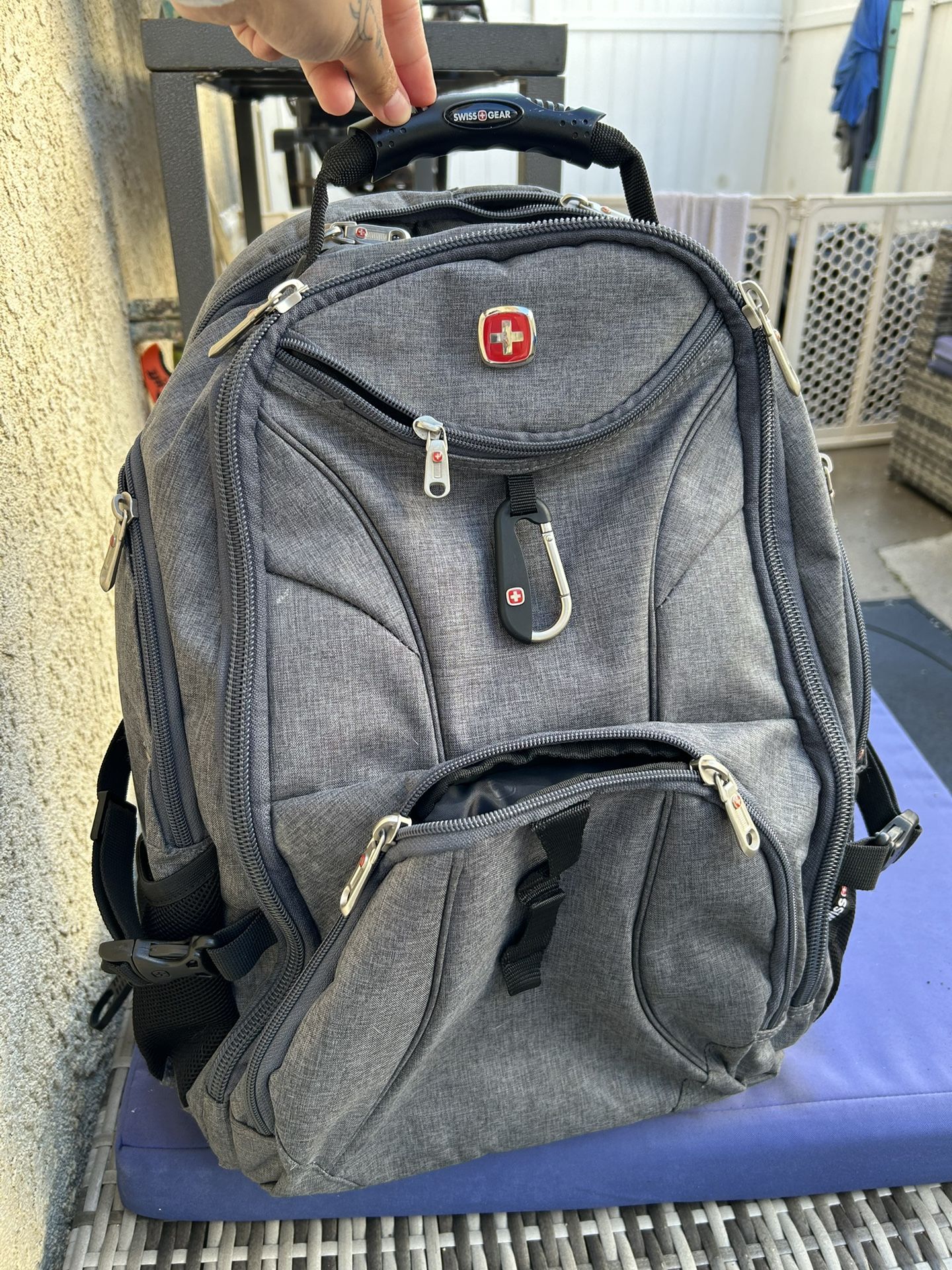 Gray Swiss gear Tech Backpack