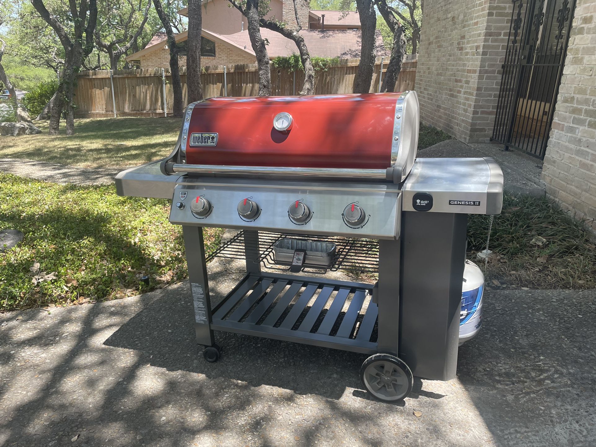Weber Genesis II E-410 Crimson/Red