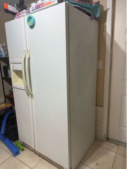 Side by side fridge