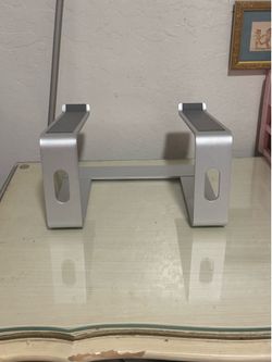 Laptop stand