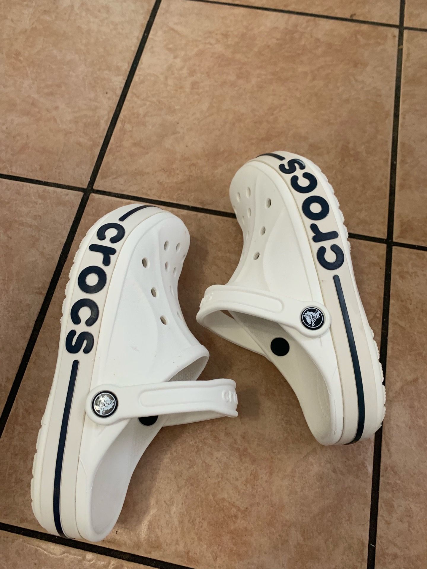 CROCS