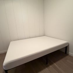 Full Size Mattress With Metal Bed Frame 
