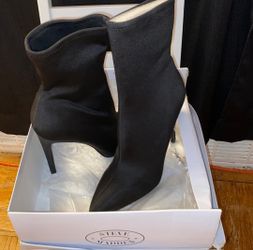 STEVE MADDEN ANKLE SOCK BOOTS