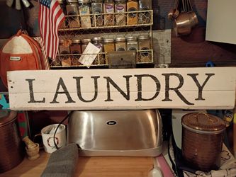 Rustic Farmhouse Wood LAUNDRY Sign – Distressed