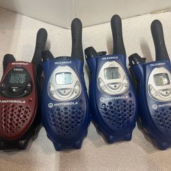 Lot of 4 MOTOROLA T5500 22CH talkabout Two way radios  