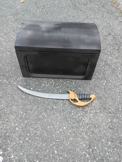 Pirate's Treasure Chest & Plastic S W O R D