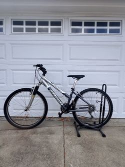 Giant Rincon SE Women’s Mountain Bike - Small Frame - 26" Wheels