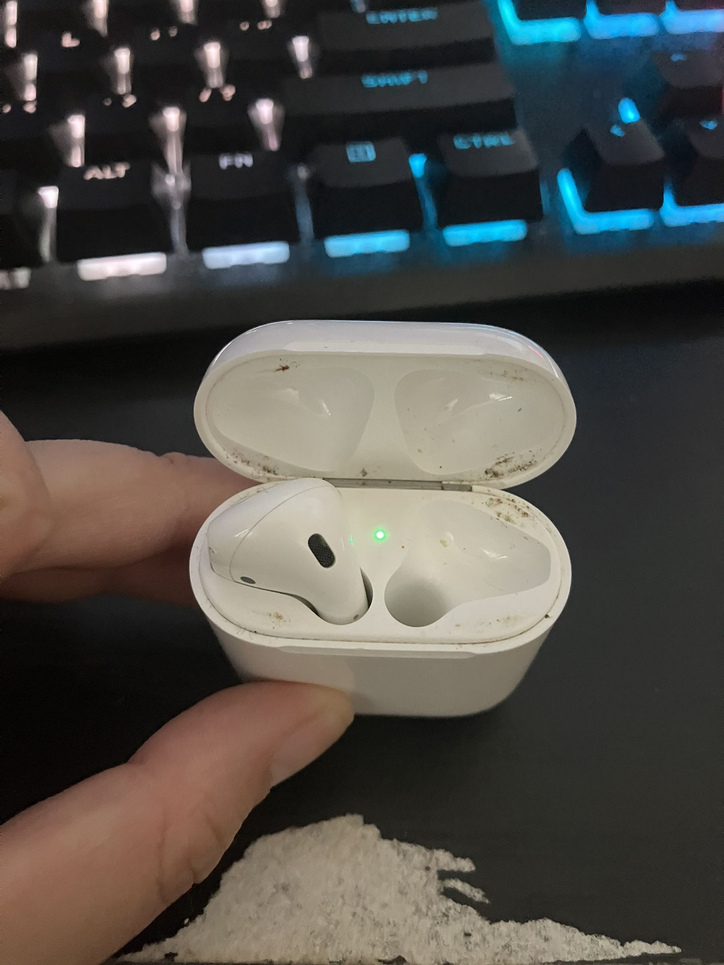 Apple AirPod Left Ear + Case