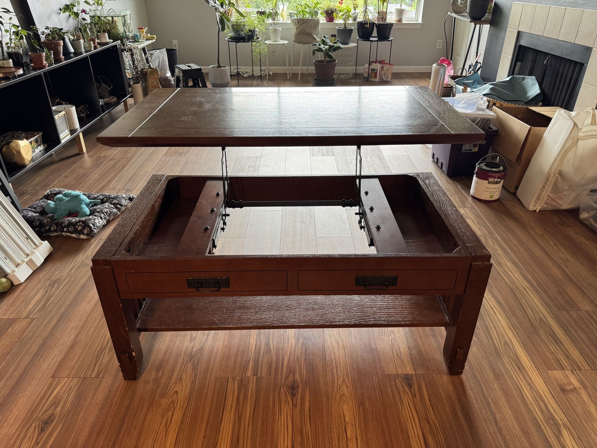 Solid Wood Coffee Table w lift up Tabletop