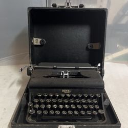 Vintage 1930s 1940s Portable Royal Typewriter UB-94921 w/Case Made In USA Parts