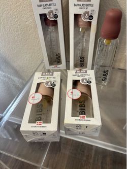 BIBS Baby Glass Bottle. Anti-Colic. Round Natural Rubber Latex Nipple. Supports Natural Breastfeeding, Complete Set - 225 ml, Cloud