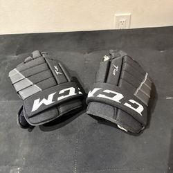 CCM 4R Hockey Glove