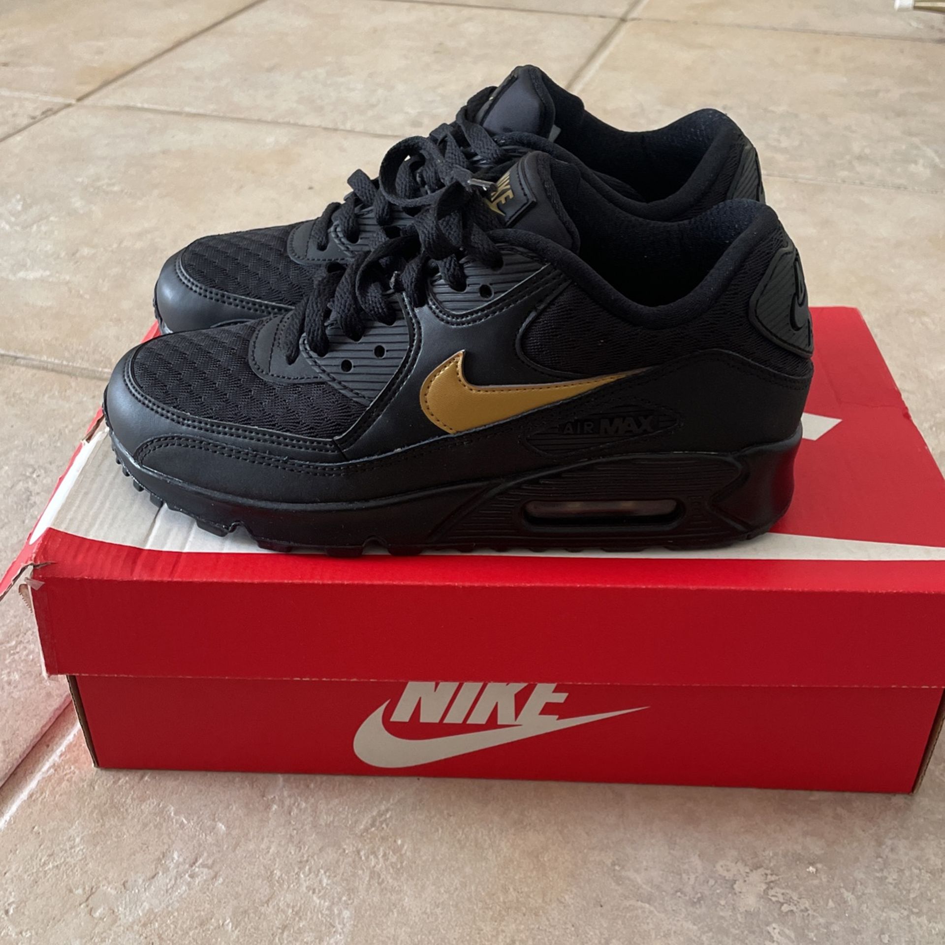 Nike Air Max 90 Black/metallic Gold Size 6 Men 8 women