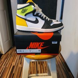 Jordan 1 Volt Gold Great Cond. Sz 8 $225