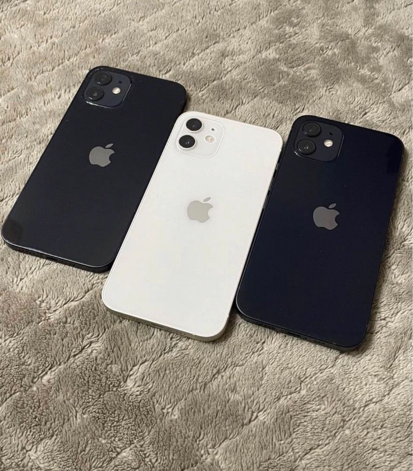 Black iPhone 12 Unlocked Carrier