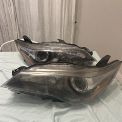 2015 Toyota Camry Headlights