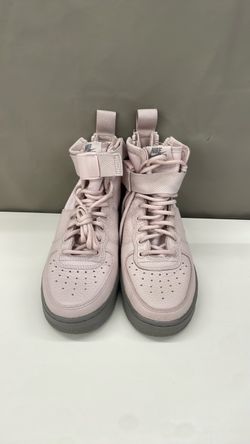 Nike shoes. Item No 429 (Shopgoodwill)