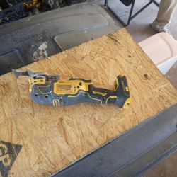 DEWALT XR 20-volt Max Cordless Brushless Variable speed 4 -Piece Oscillating Multi-Tool
