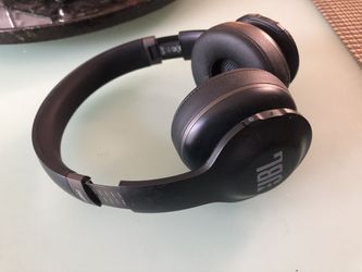 Jbl wireless Bluetooth headphones