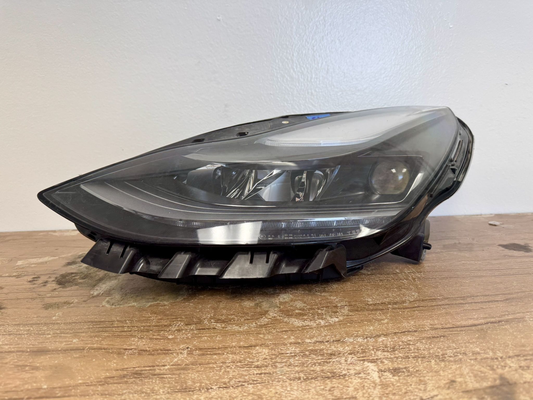 2021-2023 TESLA MODEL 3 Y LEFT HEADLIGHT PROJECTOR MATRIX 2ND GEN Oem