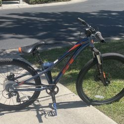GT PRO 24 In By Specialized  TOP TIER DIRT BIKE!