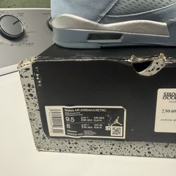 JORDAN RETRO 5  ICE/BLUE GRAPHITE 