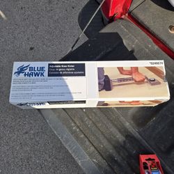 Like New Ajustable Carpet Knee Kicker."CHECK OUT MY PAGE FOR MORE DEALS "