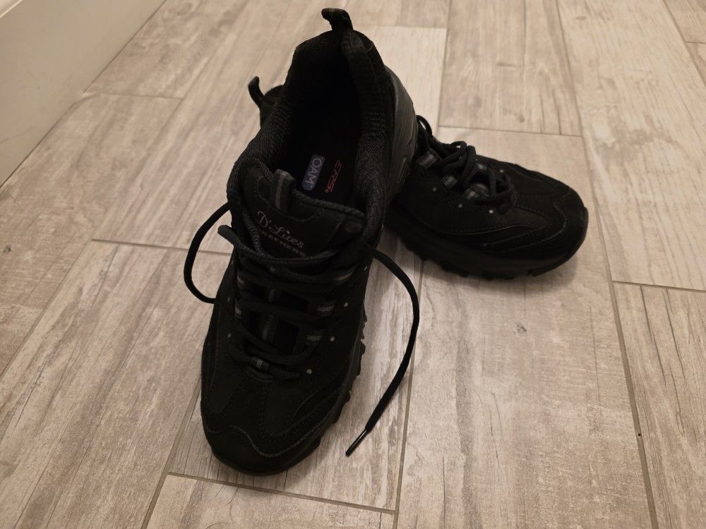 Sketchers D'Lites Sneakers