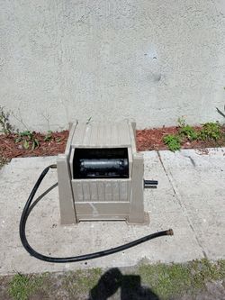 Suncast Hose Roller