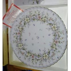 Porcelain cake plate set