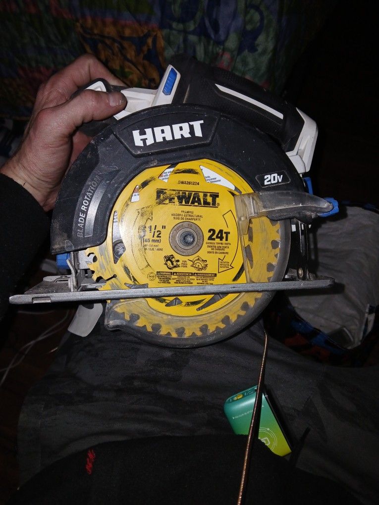 Cordless 20v Hart Skill Saw With 1 20v Battery