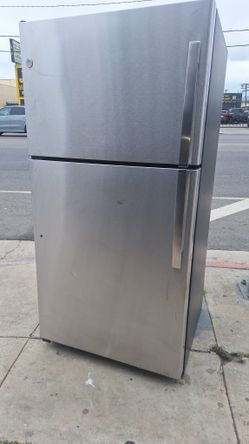 GE,APARTMENT REFRIGERATOR DELIVERED)