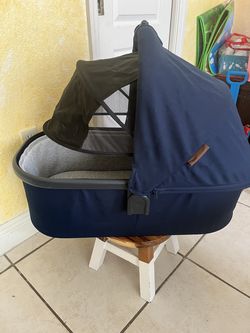 Uppababy v2 bassinet