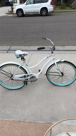 Huffy beach cruiser