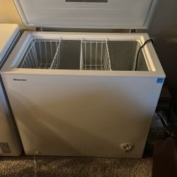 FREE -7 Cu Ft Hisense Chest freezer (white)